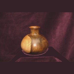 English walnut short vase (dry flowers only)
